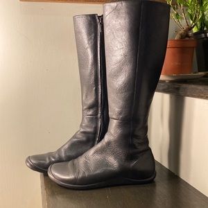 Tsubo Black Leather Boots size 6.5